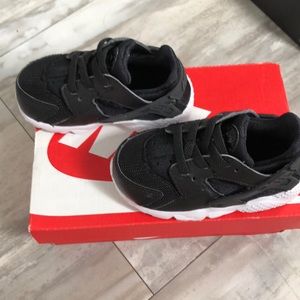 Nike Huarache - Black & White